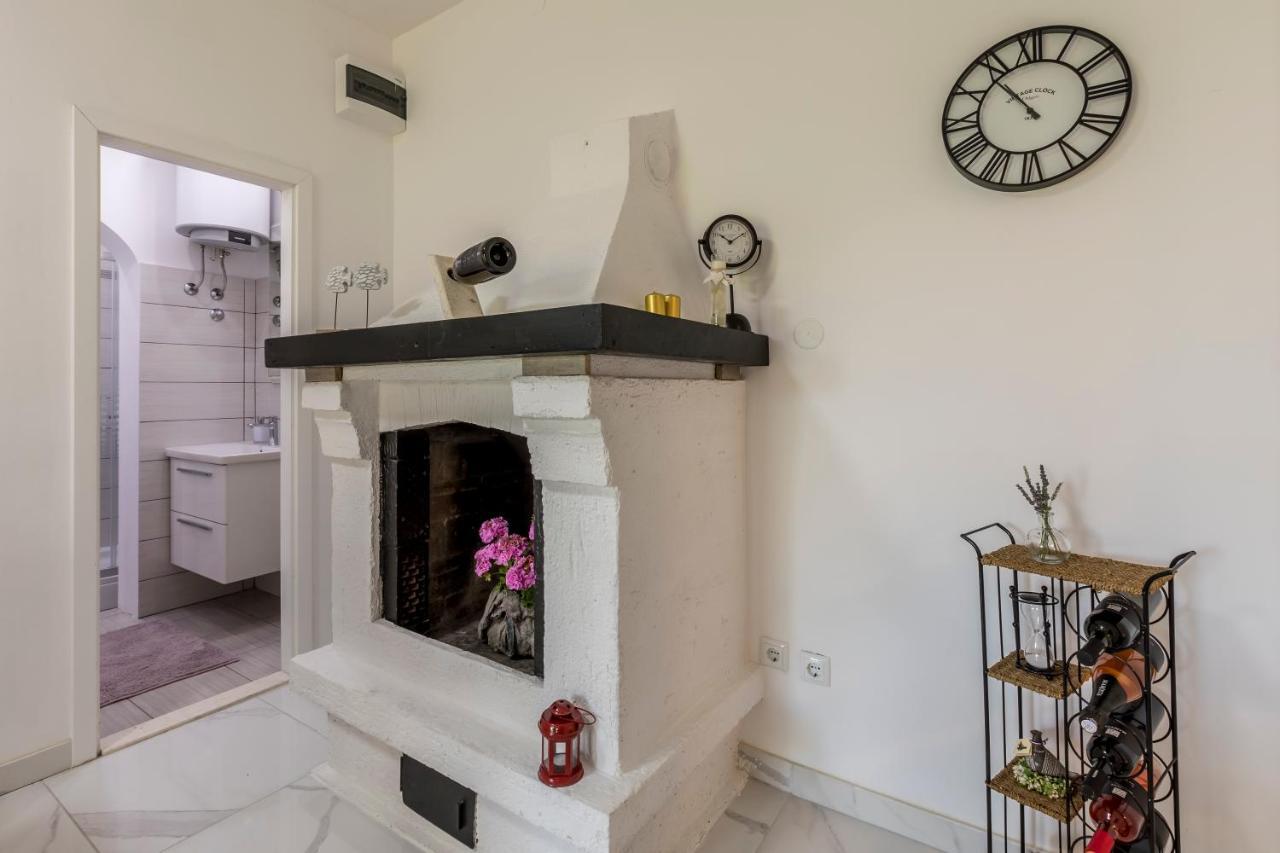 Apartment More 2 Kaštela Екстериор снимка
