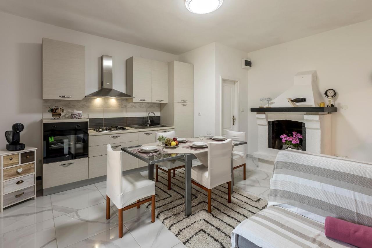 Apartment More 2 Kaštela Екстериор снимка