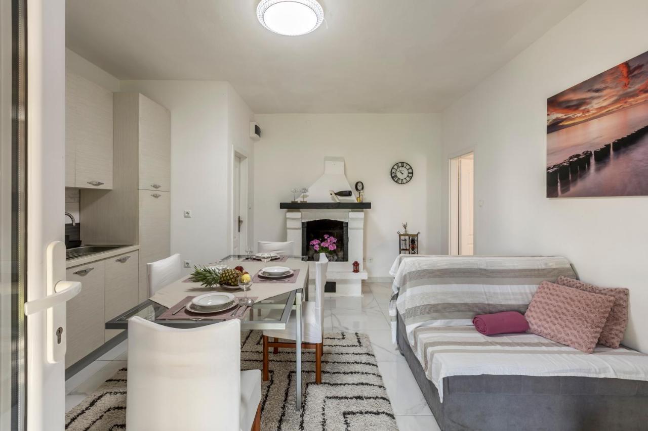 Apartment More 2 Kaštela Екстериор снимка